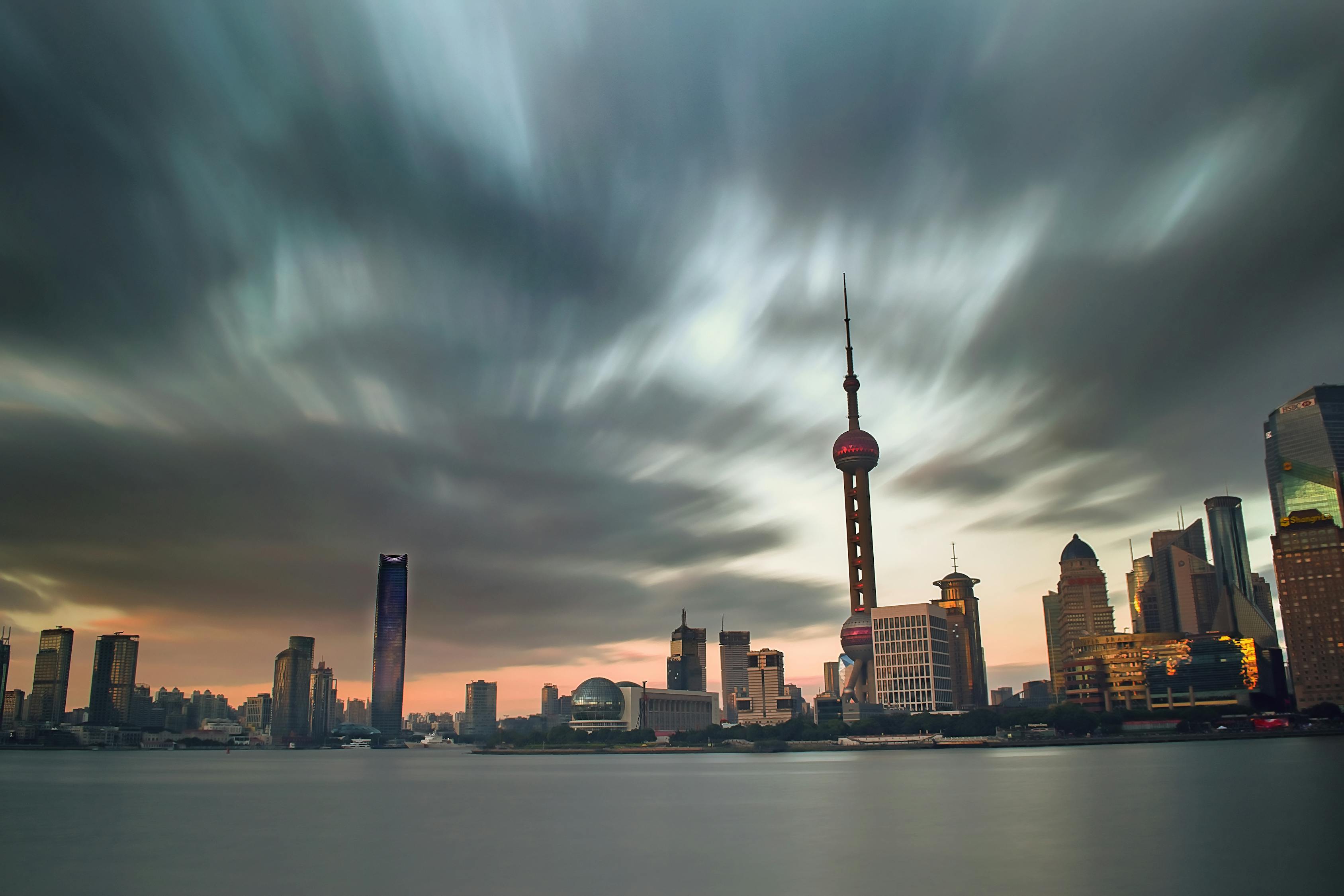 越南渔船闯我西沙领海，菲背后拱火的背后
