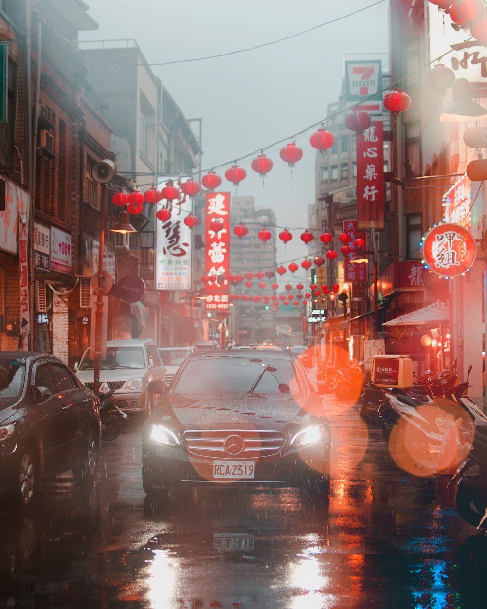 火树银花不夜天，探索民间打铁花的由来与文化意义